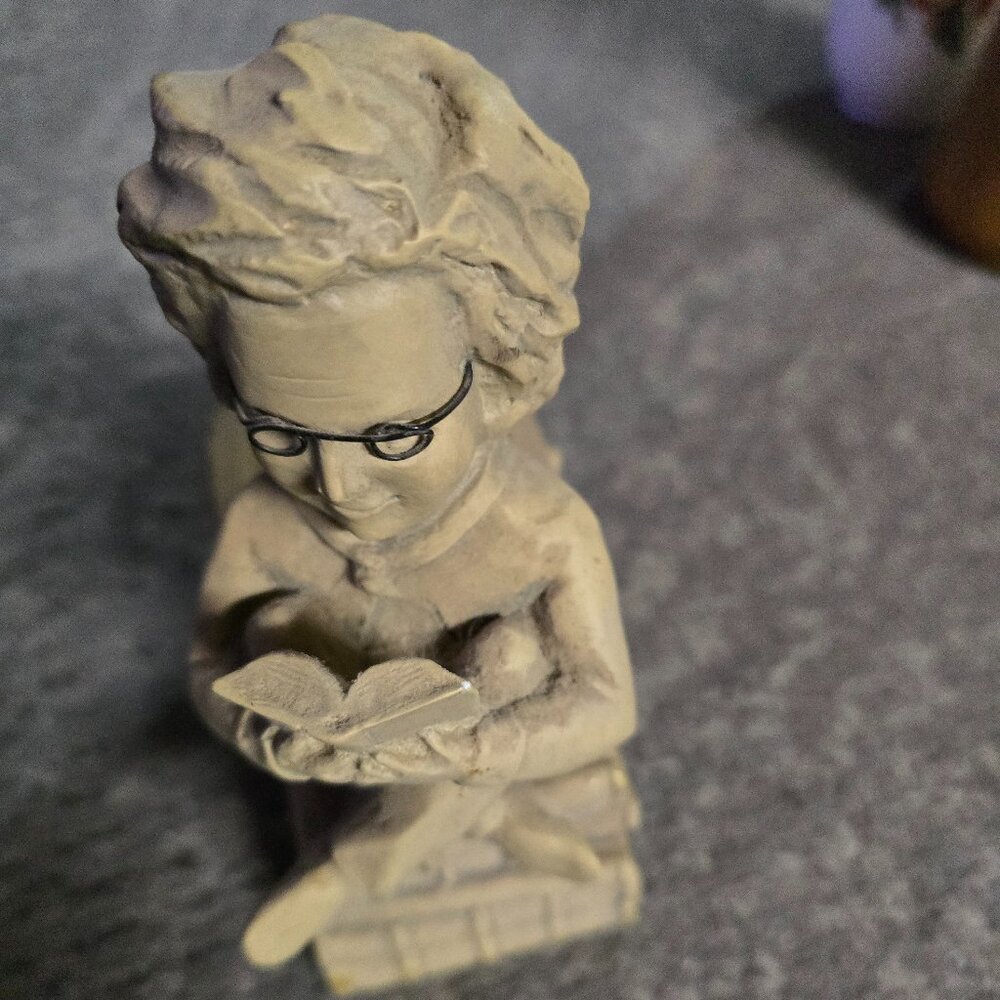 figurine